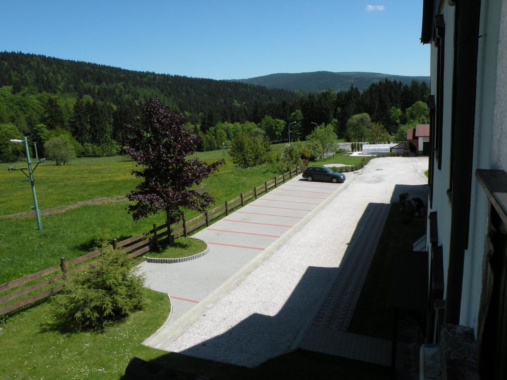 Hotel Lesni Dum Janske Lazne Exteriör bild